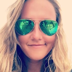 Meet your Posher, Carly